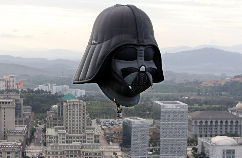 Illustration for article titled The Strangest Hot-Air Balloons To Ever Grace The Skies